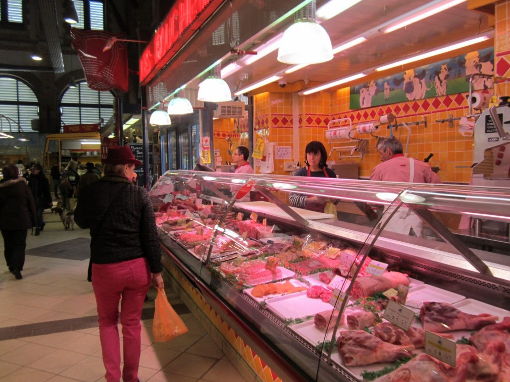 cahors-les-halles-meat-counter
