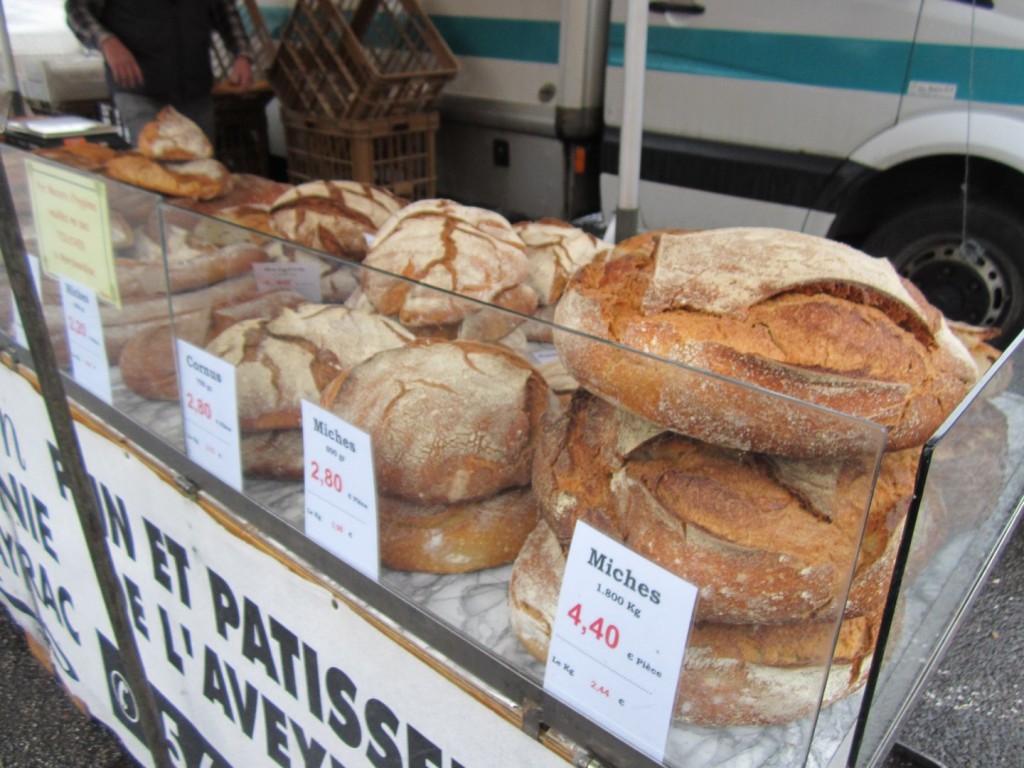 decazeville-market-marche-bread