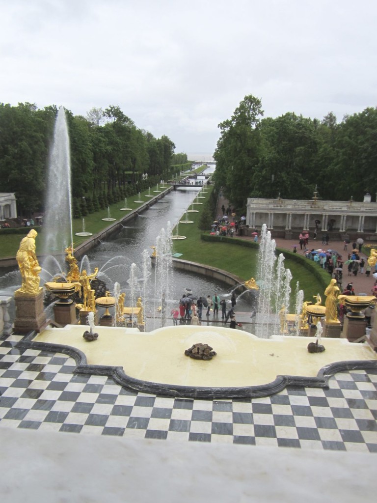 russia-saint-petersburg-peterhof-palace-fountain-4