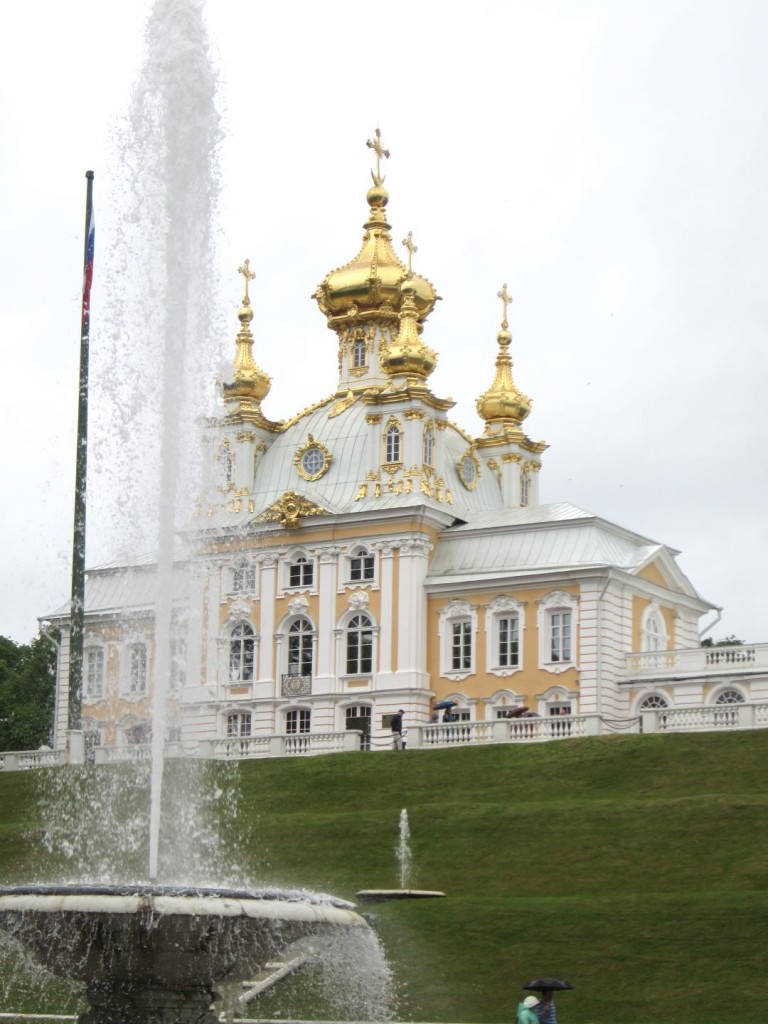 russia-saint-petersburg-peterhof-palace-fountains-5