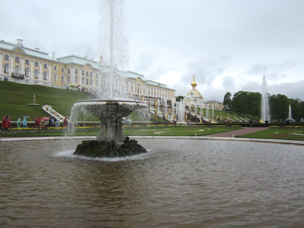 russia-saint-petersburg-peterhof-palace-fountains-6